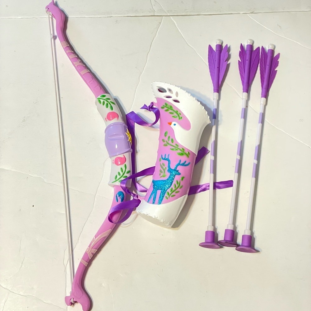 Disney Child Tangled Rapunzel Archery Set with Quiver and Arrows, Lightweight